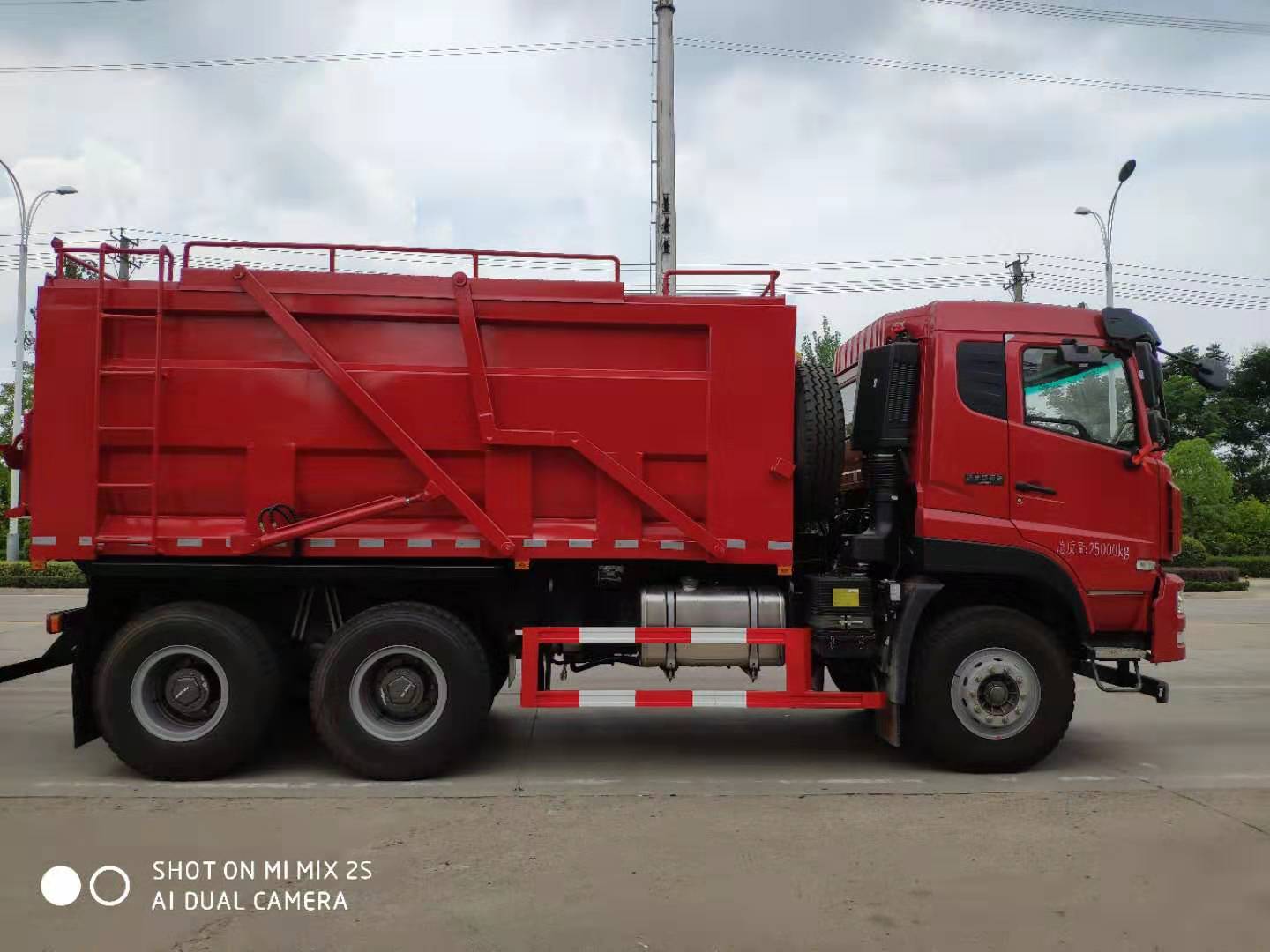 驕陽似火、成龍威再創(chuàng)輝煌